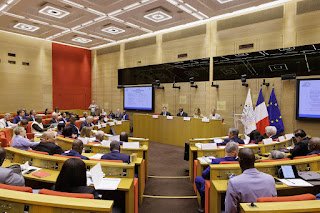 الجمعية البرلمانية الفرنكفونية تمنح وسام الثريا للرئيس الموريتاني