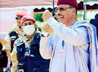 منظمة حقوقية تدعوا للإفراج عن الرئيس النيجري المطاح به