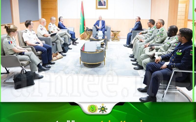 وزير الدفاع يوقّع اتفاق تعاون بحري مع فرنسا