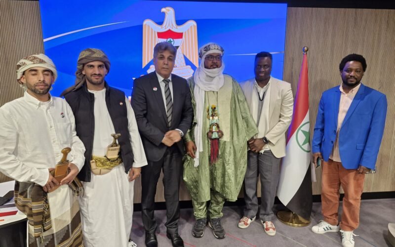 وفد من المعارضة المالية في المنفى يشارك في لقاء دبلوماسي ببروكسل