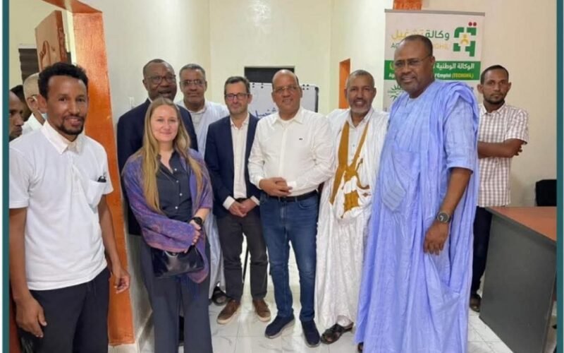 السفير الفرنسي يزور وكالة تشغيل باسكنو ويبحث دعم ريادة الأعمال