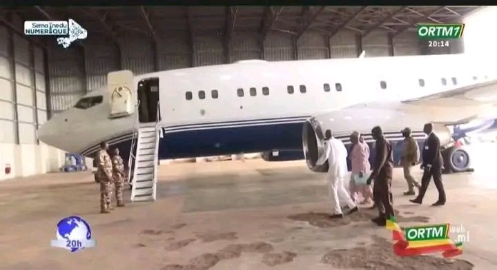 مالي تبرر كلفة الطائرة الرئاسية الجديدة بعائد بيع القديم