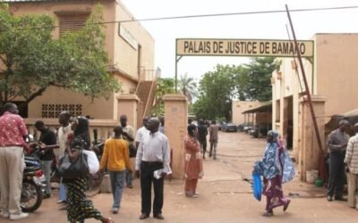 النيابة المالية تطالب بسجن صحفي لعام وتلاحق ناشطاً مؤيداً للسلطة بعقوبة مشددة