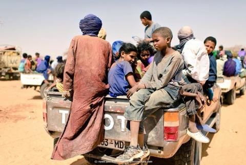نزوح نحو 40 ألف شخص من أزواد ووسط مالي خلال ثلاثة أشهر