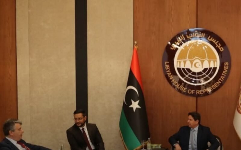 العقوري يبحث مع وفد إيطالي في بنغازي تعزيز التعاون المشترك