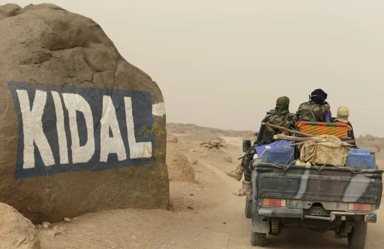 الجزائر تنأى بنفسها عن معركة كيدال.. ومالي تستعد لجولة عسكرية جديدة